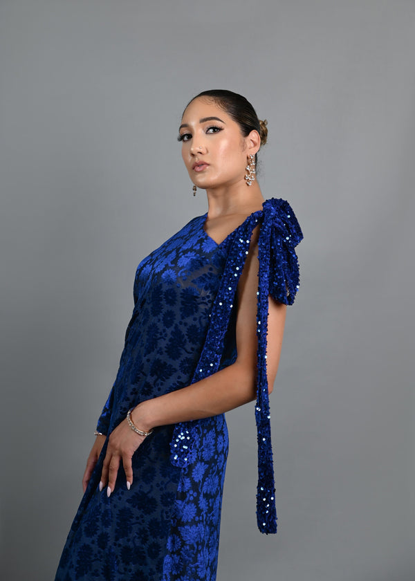 Tyla asymmetrical sleeves with feathers boubou velvet dress (Blue)